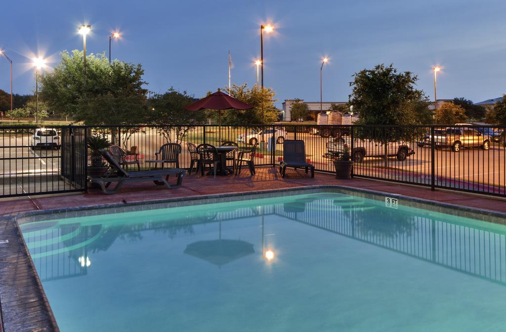 Hawthorn Extended Stay By Wyndham College Station Exterior photo